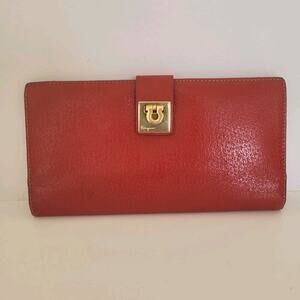Salvatore Ferragamo Gancini Wallet Large Bifold Red Leather Unisex Long Card Bil